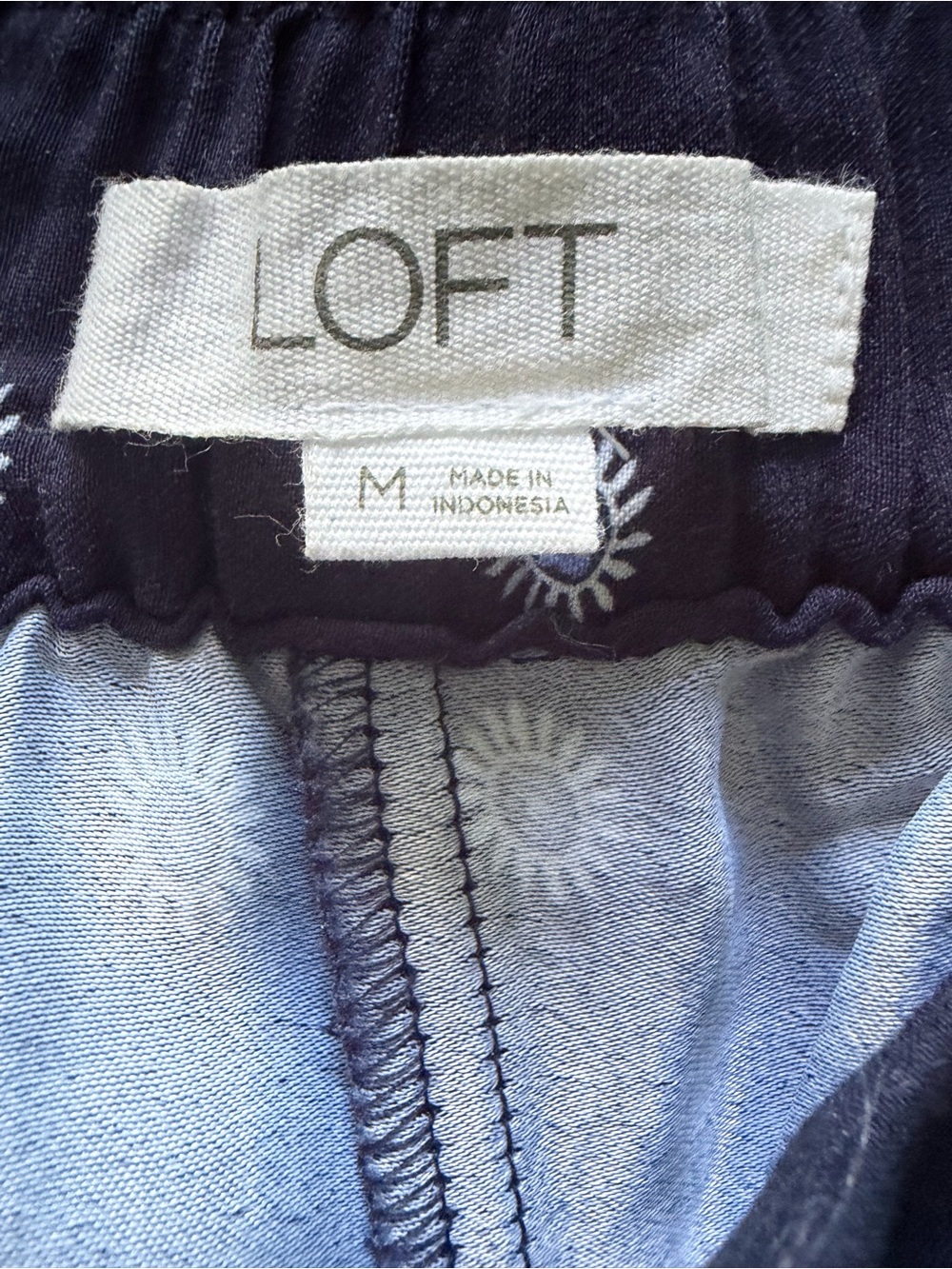 LOFT Navy Wide-Leg Printed cropped Palazzo Pants - Picture 4 of 6